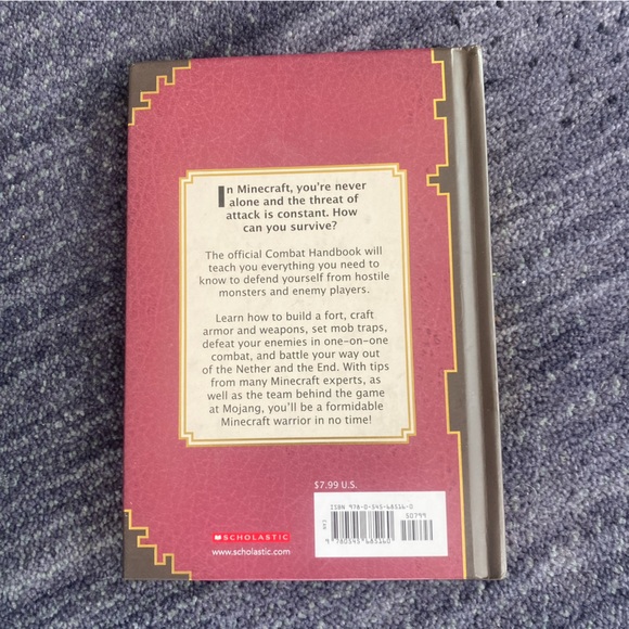 ⭐️ Minecraft⭐️Combat Handbook: An Official Mojang Book - Picture 3 of 5